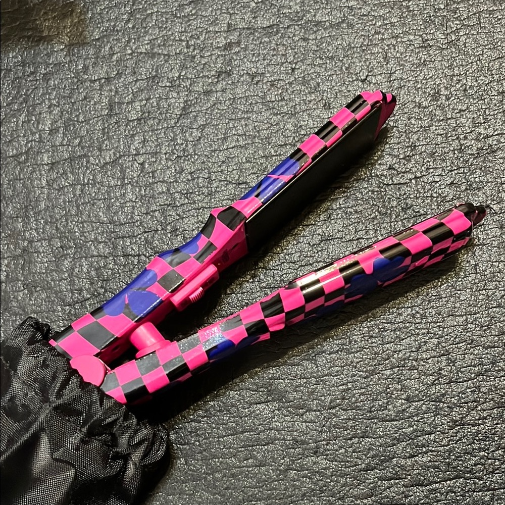 brand new without box mini hair straightener